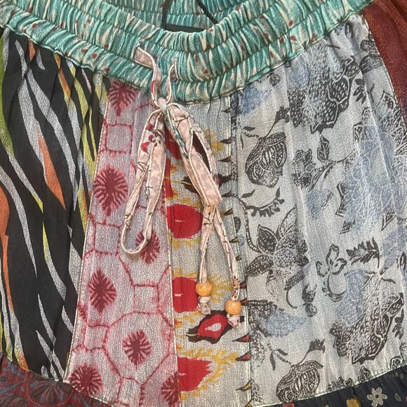 Retro Revival  Patchwork Pants NWT Size Large - Picture 9 of 9